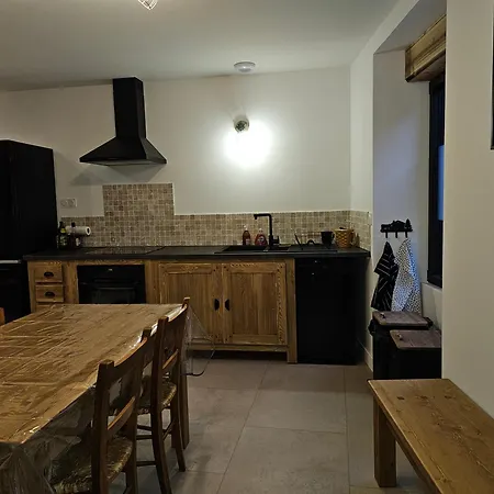 Maison De Village A Proximite De Montalbert *
